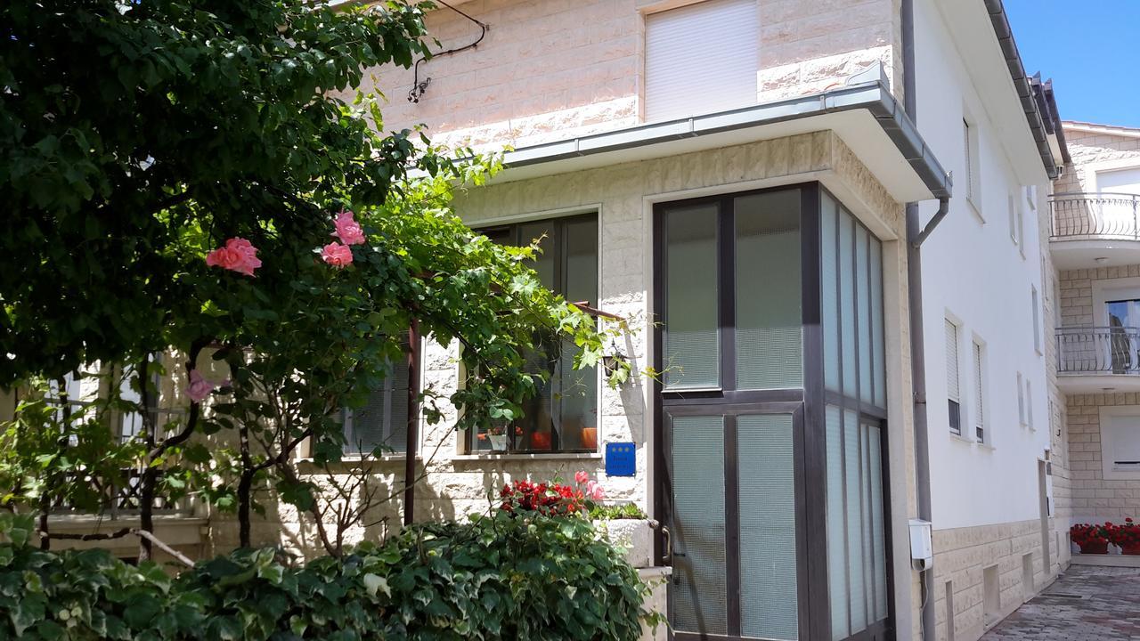 Arya Podstrana Exterior foto